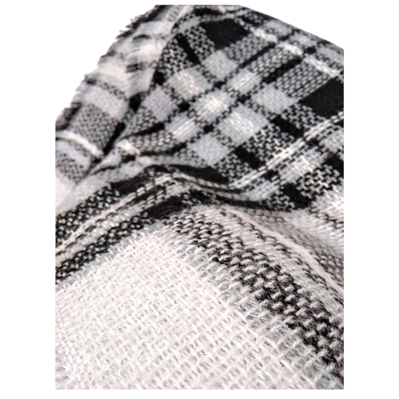 ModCloth Black White Plaid Knit Crochet Fringe Shawl Scarf Wrap Blanket Throw - Picture 8 of 10